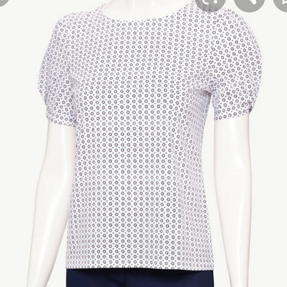 Ann Taylor Factory Tops - Ann Taylor Factory Geo Twist sleeve top